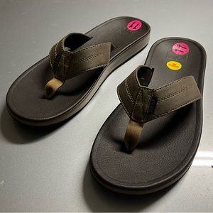 Reef Leather Sandals/flip flops. Size 11